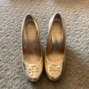 Metallic gold Tory Burch Wedges Size 7.5
